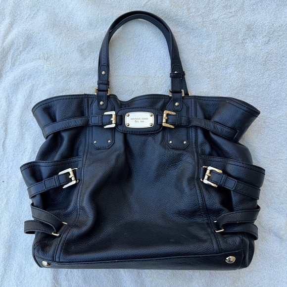 Michael Kors Handbags - Black Leather Michael Kors Purse